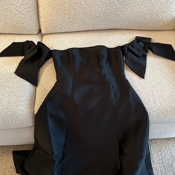 Sachin + Babi Noir off shoulder gown Sz 4 - Picture 9 of 9